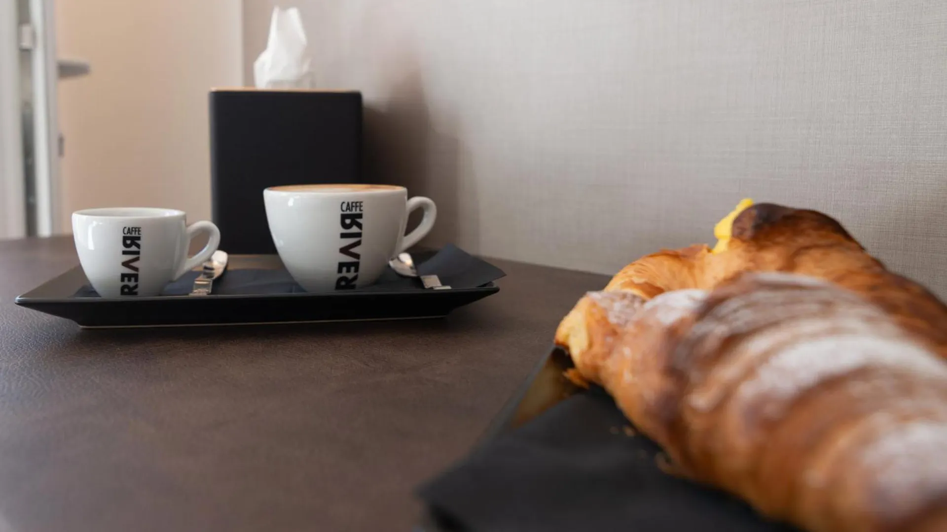 Tiber Suite Рим Гостевой дом
